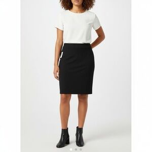 Old Navy black pull on skirt  size 3X NWT